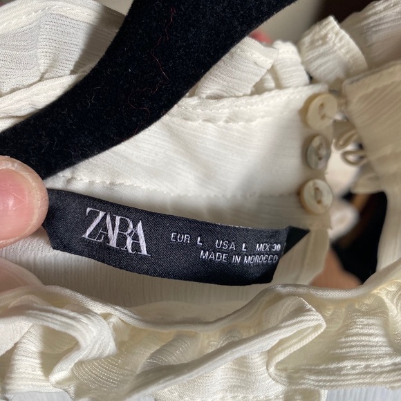 ZARA Frilly blouse 🥰 - Picture 5 of 11
